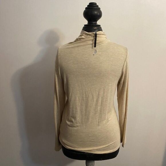 Moa Collection cream roll neck top, size XLarge - Picture 2 of 3